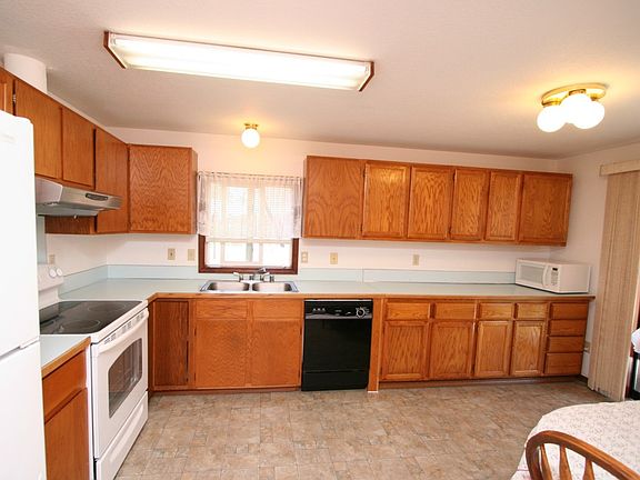 2nd image of 5109 Beverly Dr NE