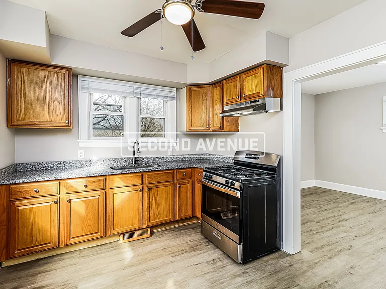 3157 Sunshine Ave — Photo 3