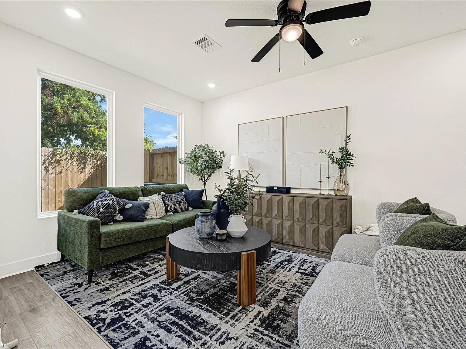 3 bed, 2.5 bath, 2944 sqft, $2,000 — Photo 4
