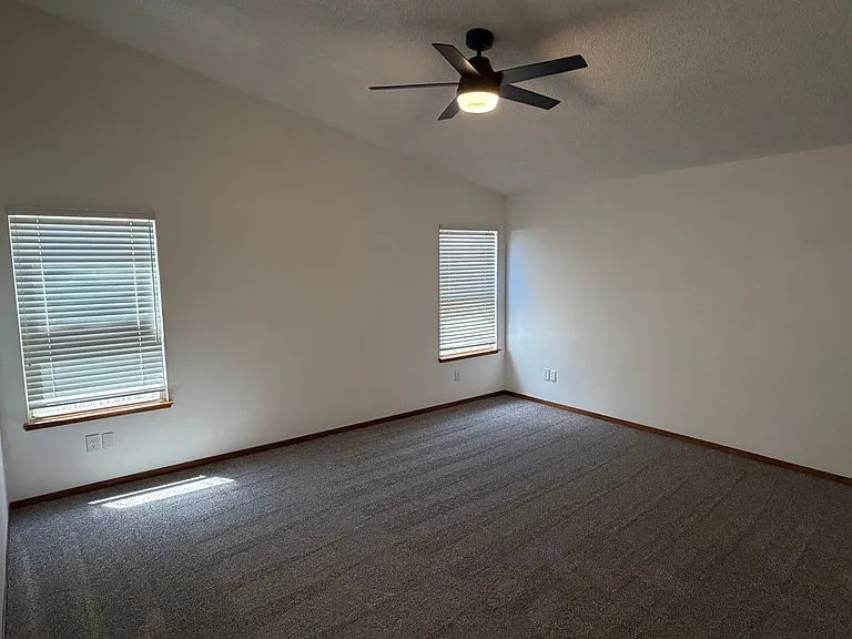 5933 W Iris Ct — Photo 17