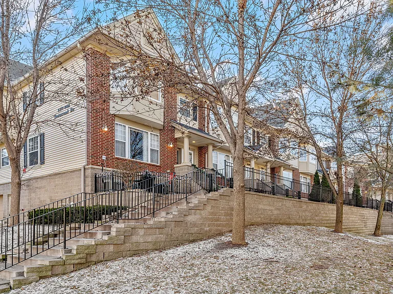 8381 Townsend Dr — Photo 1