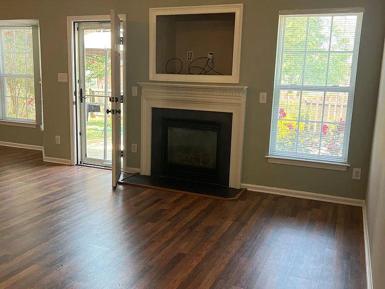 7414 Sparkleberry Dr — Photo 32