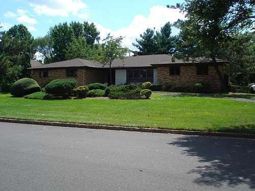 2nd image of 6 Debra Ct