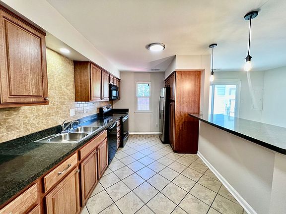 3rd image of 5309 Grand Lake Cres