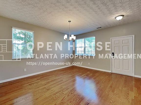 4th image of 231 Waterbury Way