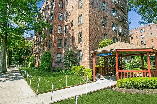 Rented by Brooklyn Property Group LLC | media 6