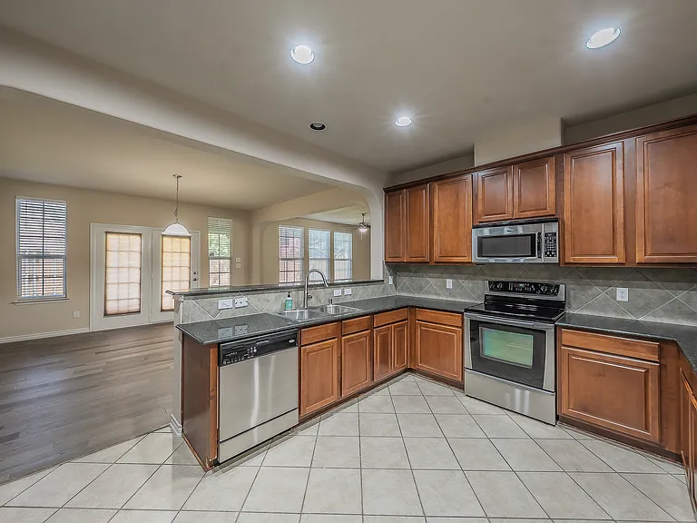 6524 Hickory Hill Dr — Photo 33