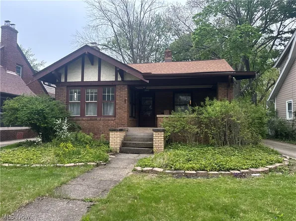 2643 Canterbury Rd, Cleveland Heights, OH 44118
