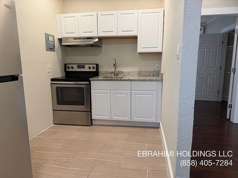 200 E Dewey Pl — Photo 7
