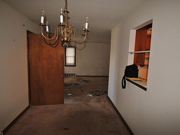 5th image of 6078 Westminster Dr