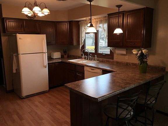 3rd image of 703 Eastmor Dr