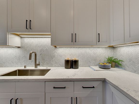 5th image of 635 Fulton St #4