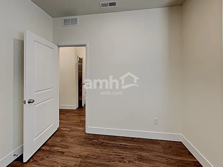 1890 N Montgomery Way — Photo 14