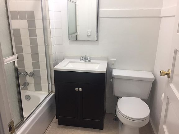 3rd image of 128 22nd St APT 2A