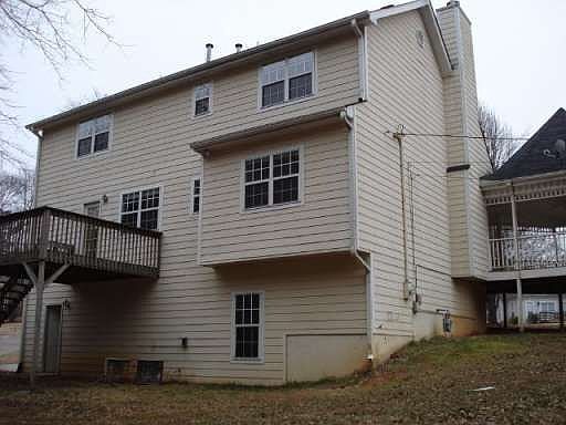 2nd image of 207 Hunters Way