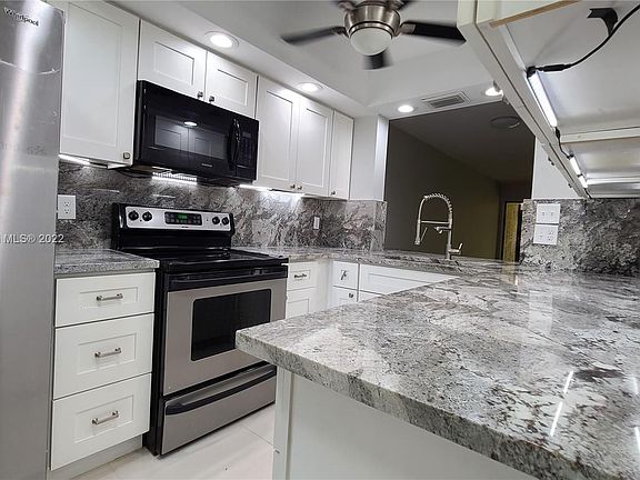4th image of 1929 SW 15th St APT 41