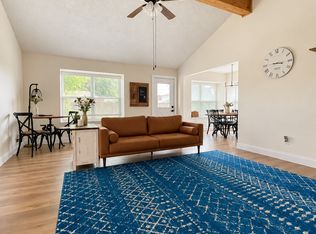 5005 Crestway Dr, La Porte, TX 77571