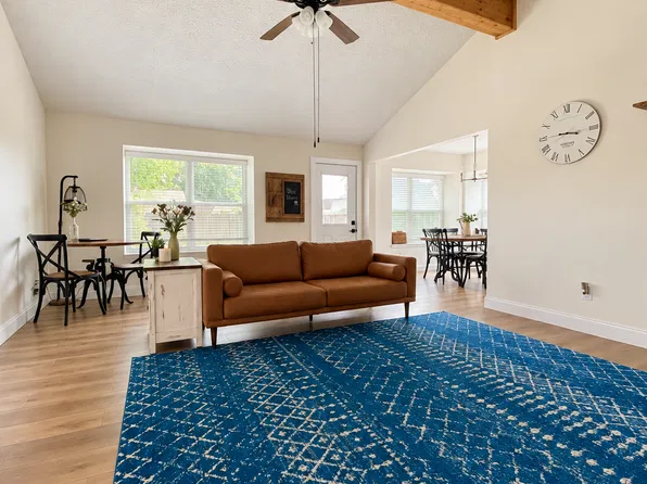 5005 Crestway Dr, La Porte, TX 77571