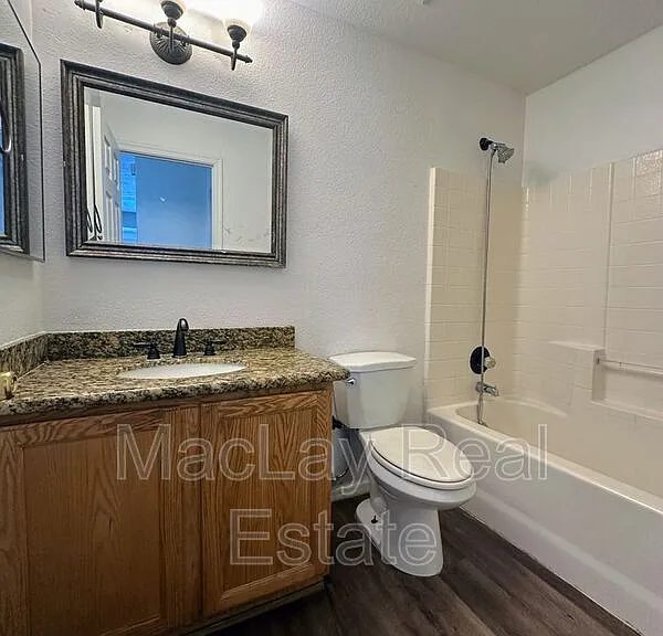 1392 W Morelos St — Photo 7