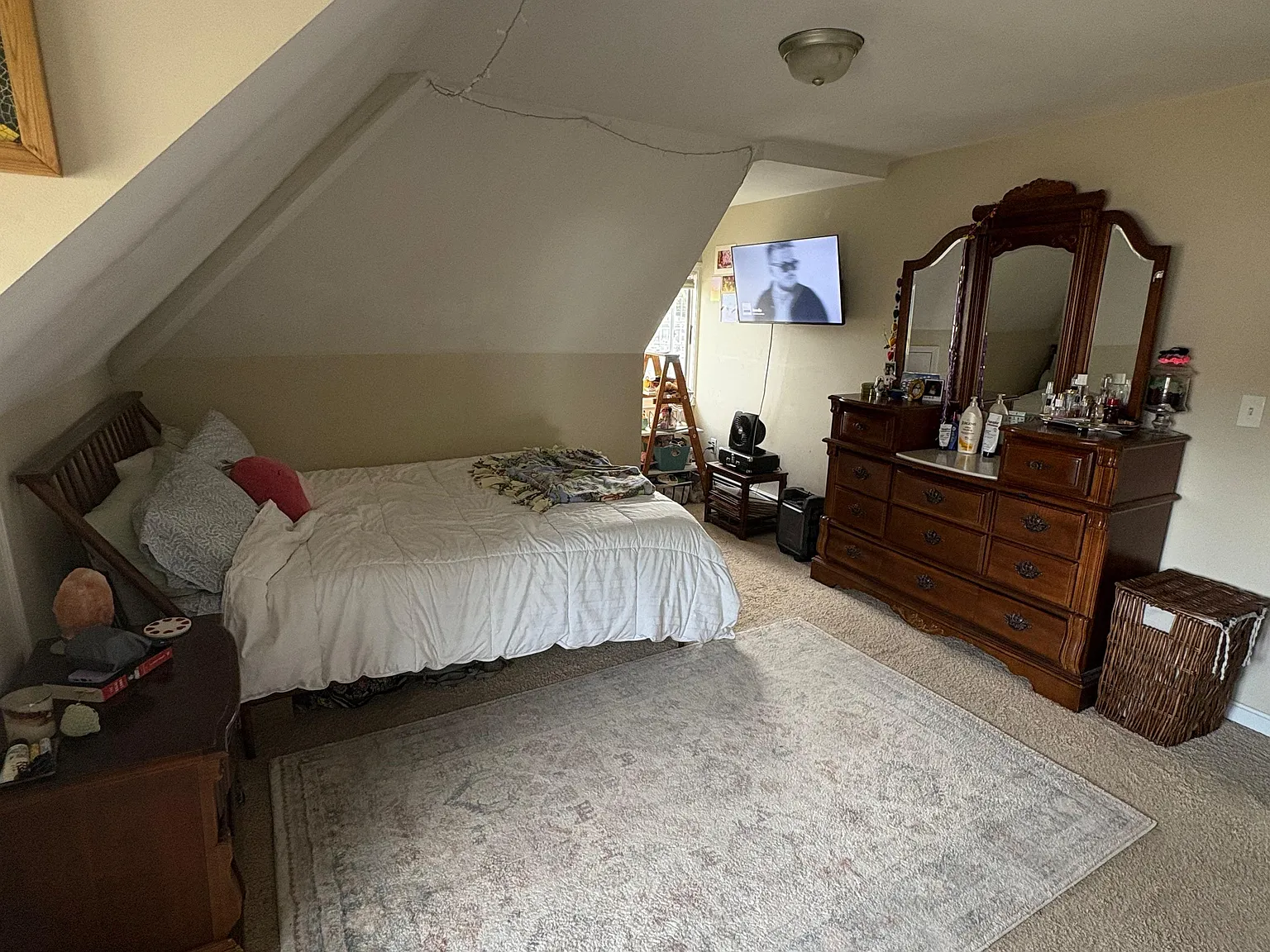 4 bed, 2100 sqft, $1,050 — Photo 4