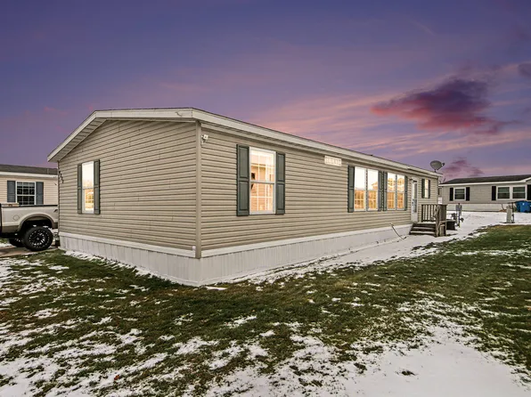 4335 Tavistock Dr, Wayland, MI 49348