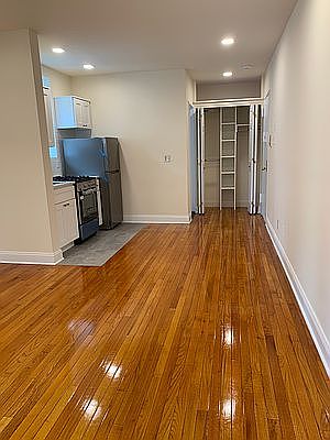 5th image of 328 E 95th St APT 21
