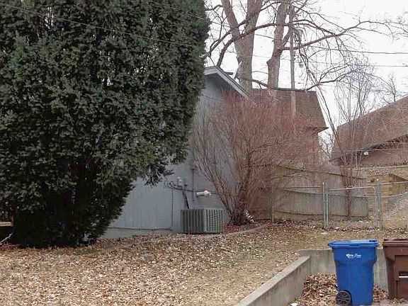 4th image of 1702 Warren St