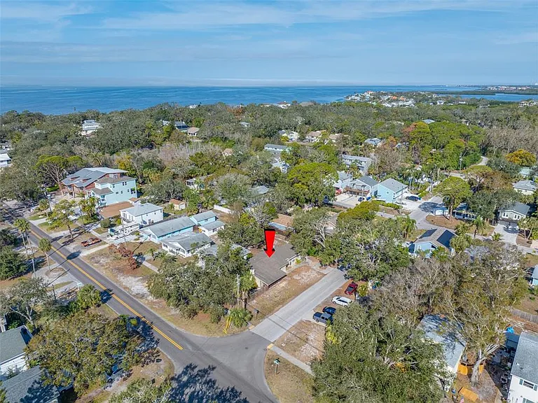 306 Crystal Beach Ave — Photo 2