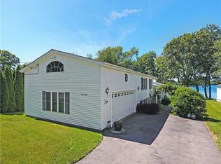 105 Indian Trl S, South Kingstown, RI 02879