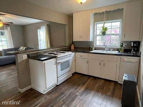 5th image of 4942 Newton Ave S