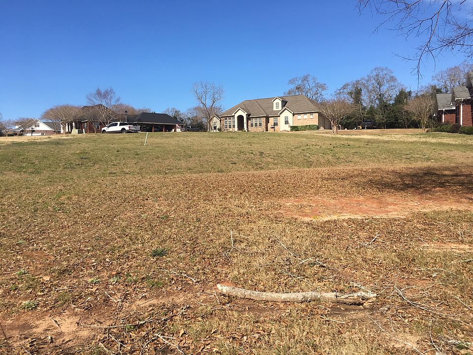2nd image of Shady Grove Ln