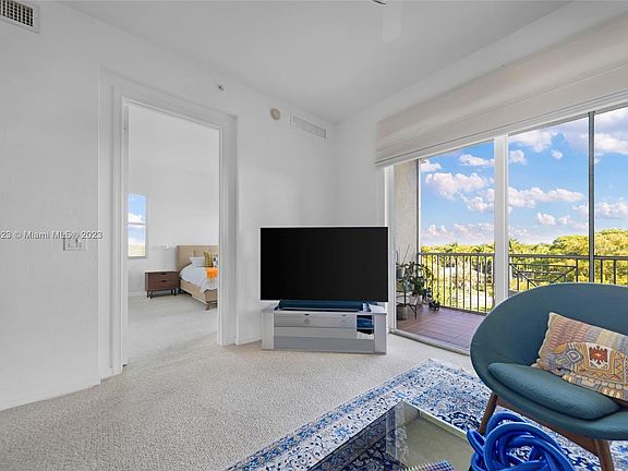 5th image of 3600 Oaks Clubhouse Dr APT 401
