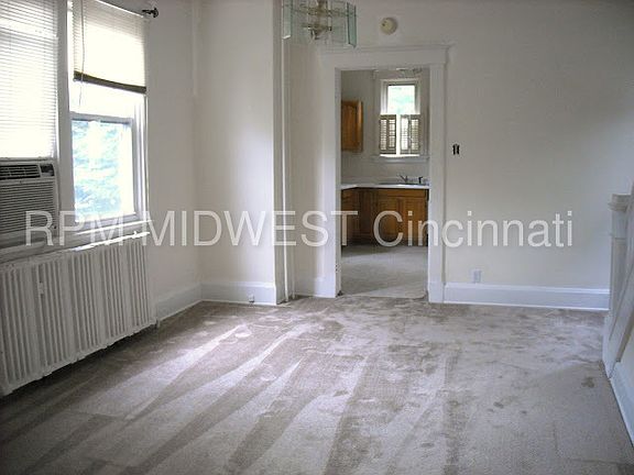 3rd image of 3742 Isabella Ave