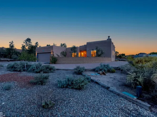 5725 Rio Pinos Rd NE, Rio Rancho, NM 87144