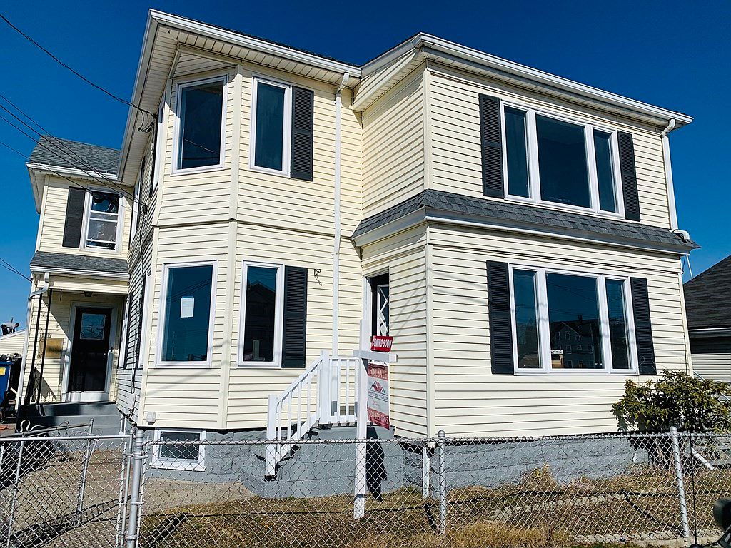 1427 Plymouth Ave, Fall River, MA 02721 Zillow