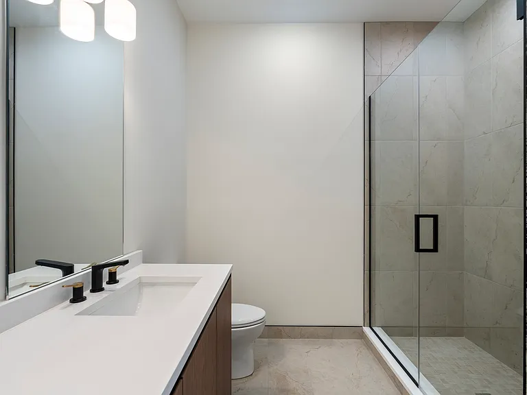 428 E 50th Pl #2 — Photo 22