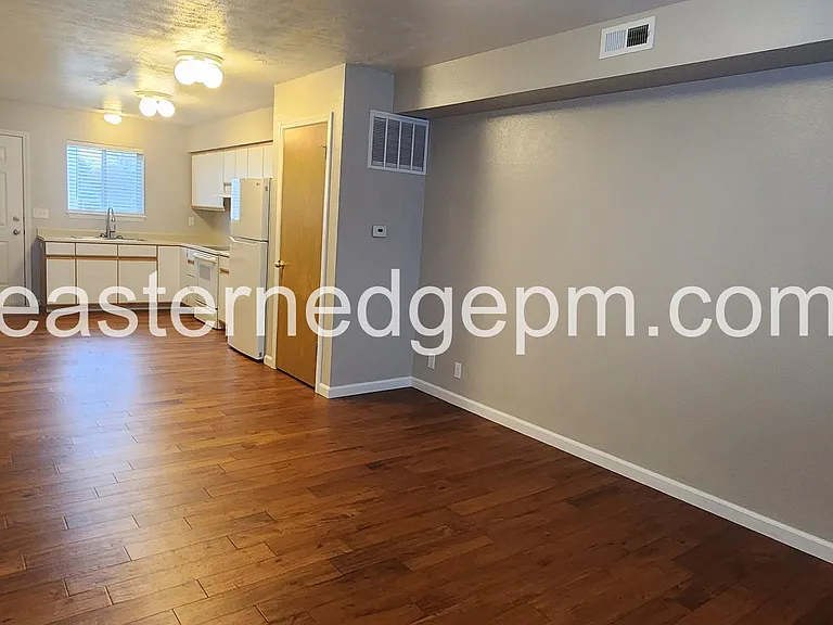 625 SW 19th St #6 — Photo 7