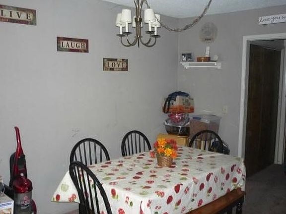 4th image of 2284 Woodberry Ave APT B