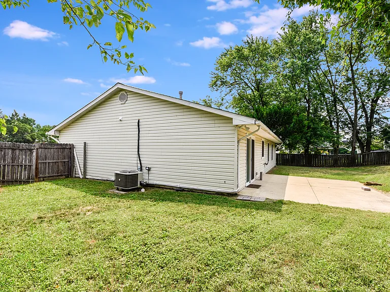 7822 Citadel Ct — Photo 26