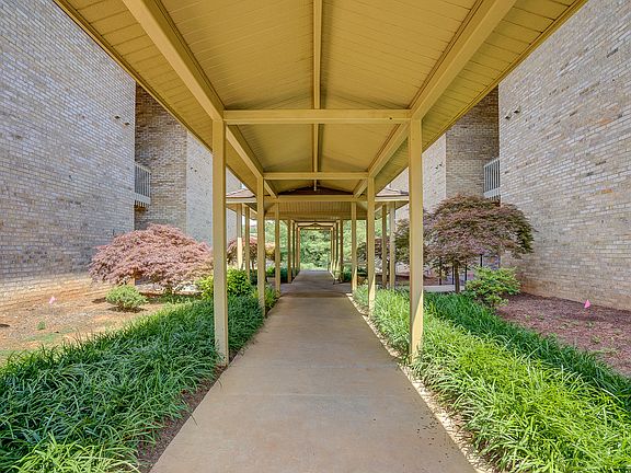 3rd image of 5260 Crossbow Cir Unit 3F
