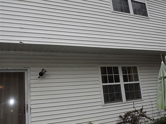 3rd image of 26 Diane Ct