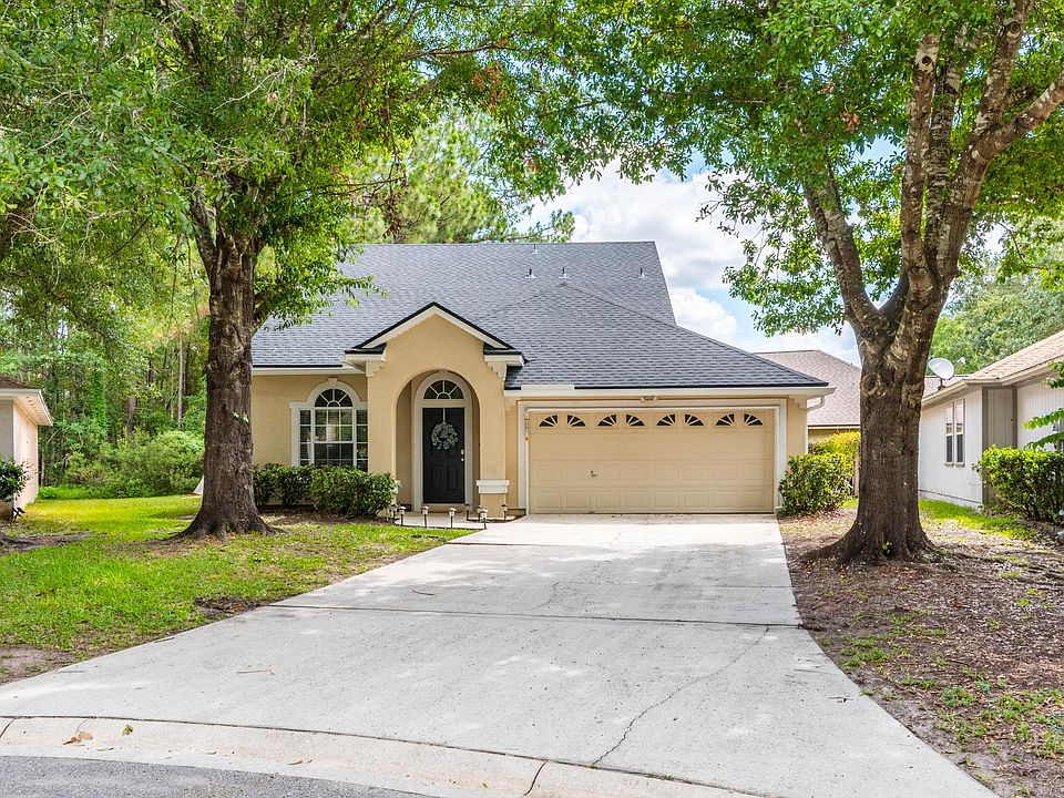 1st image of 805 Golf Manor Ct