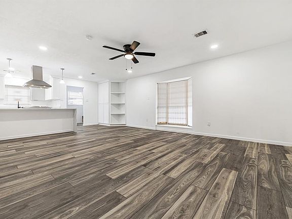 5th image of 2703 Huckleberry Lane