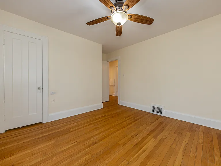 3354 Altamont Ave — Photo 17