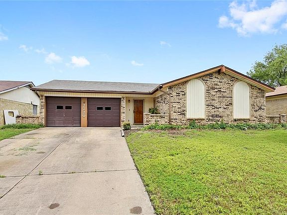 2nd image of 2720 Lake Gardens Dr