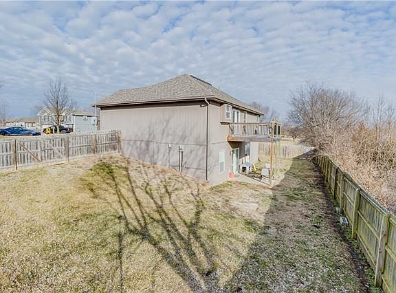 4th image of 1410 NW Madison Ct