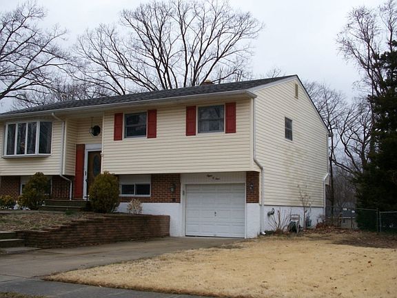 2nd image of 804 Liberty Dr
