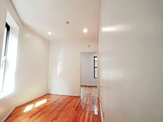 Rented by Compass | media 12