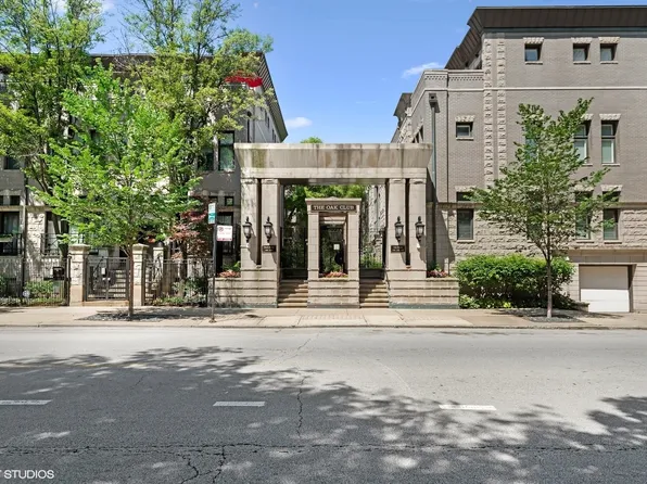 930 N Clark St Unit A, Chicago, IL 60610