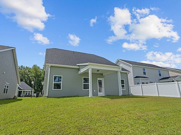 5th image of 1095 Forest Bend Dr W